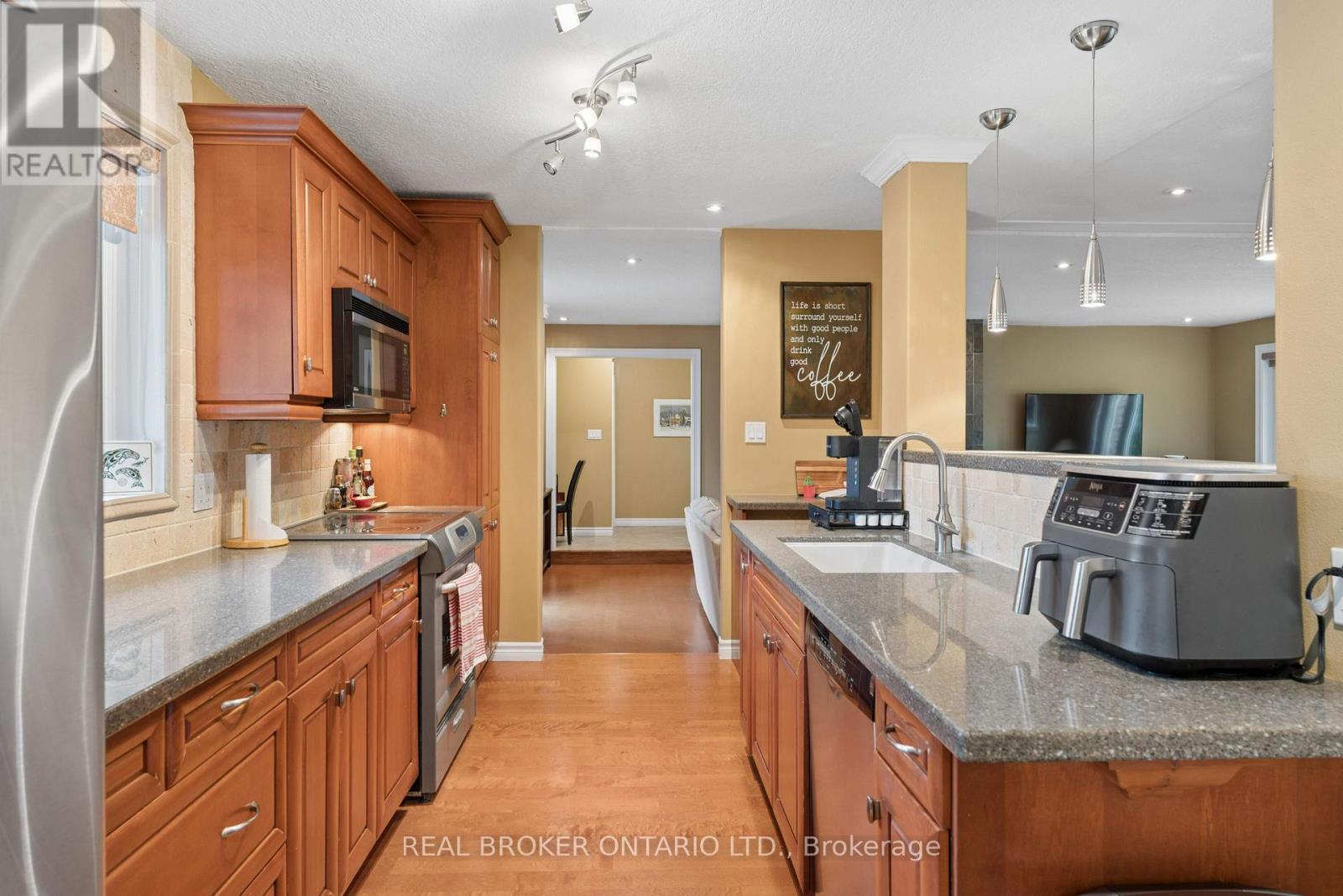 373 Forestlawn Road Property Photo 10