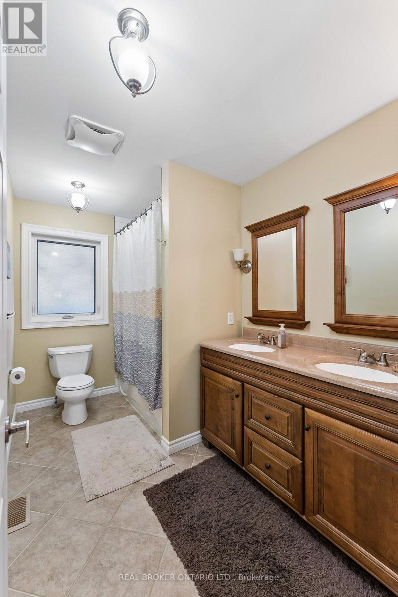 373 Forestlawn Road Property Photo 16