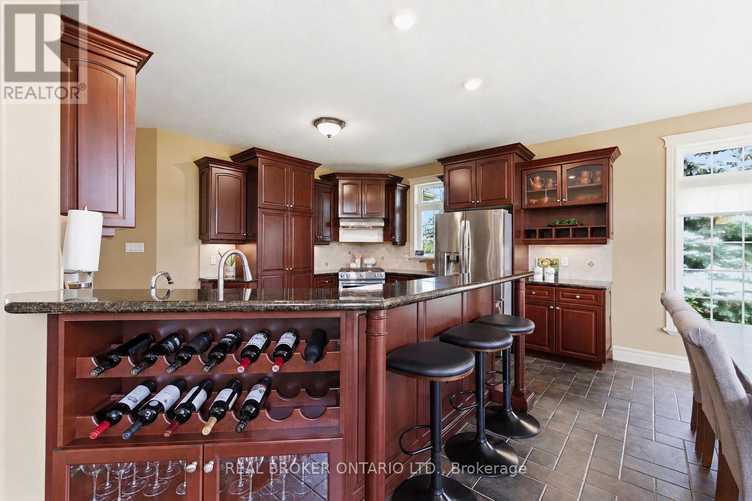 114 Pennsylvania Crescent Property Photo 8