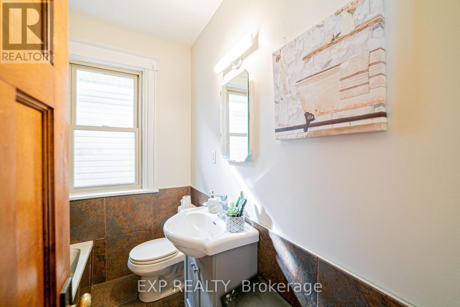 Main - 52 Proctor Boulevard Property Photo 27
