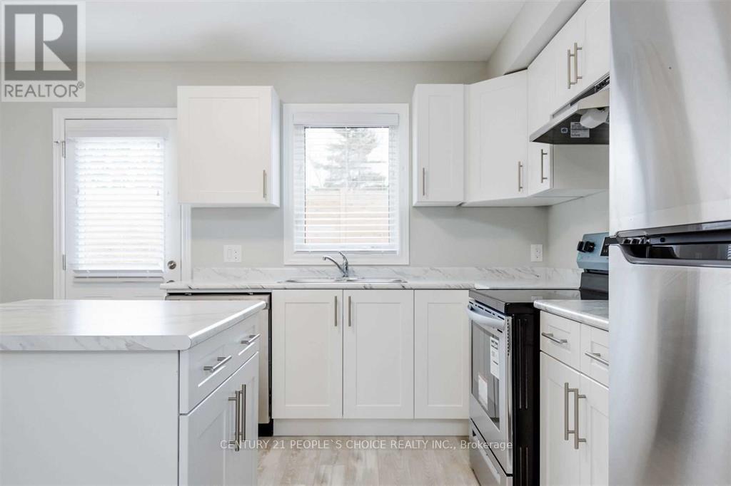 75 - 7768 Ascot Circle Property Photo 5