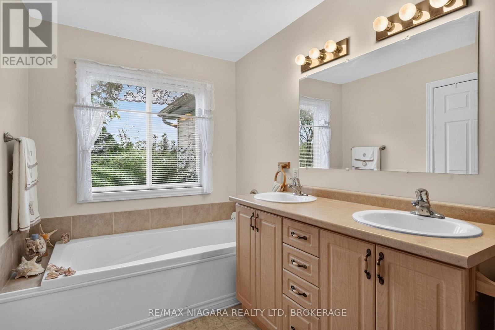 516 - 3033 Townline Road Property Photo 24