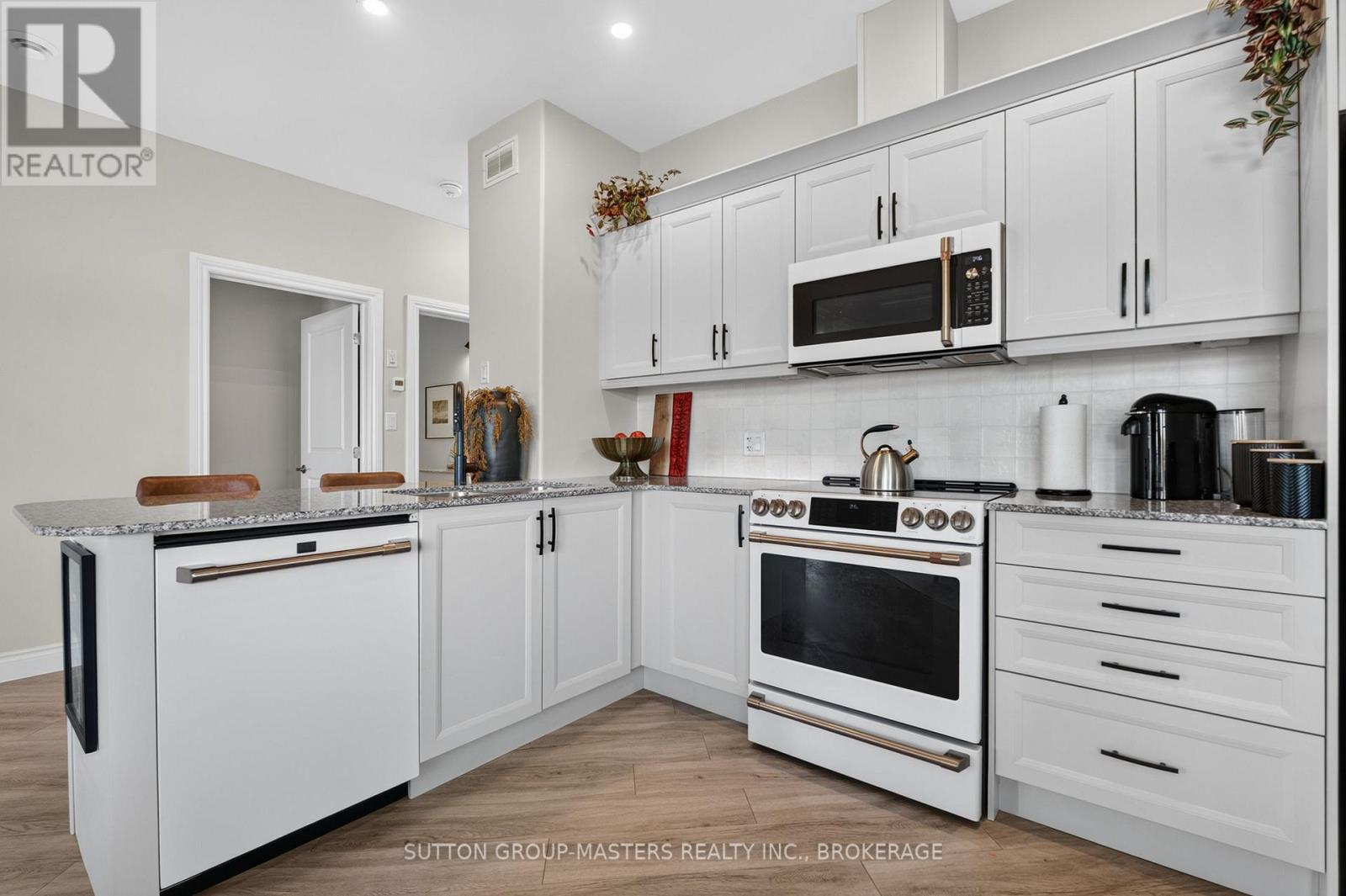 69 Lowry Place Property Photo 16