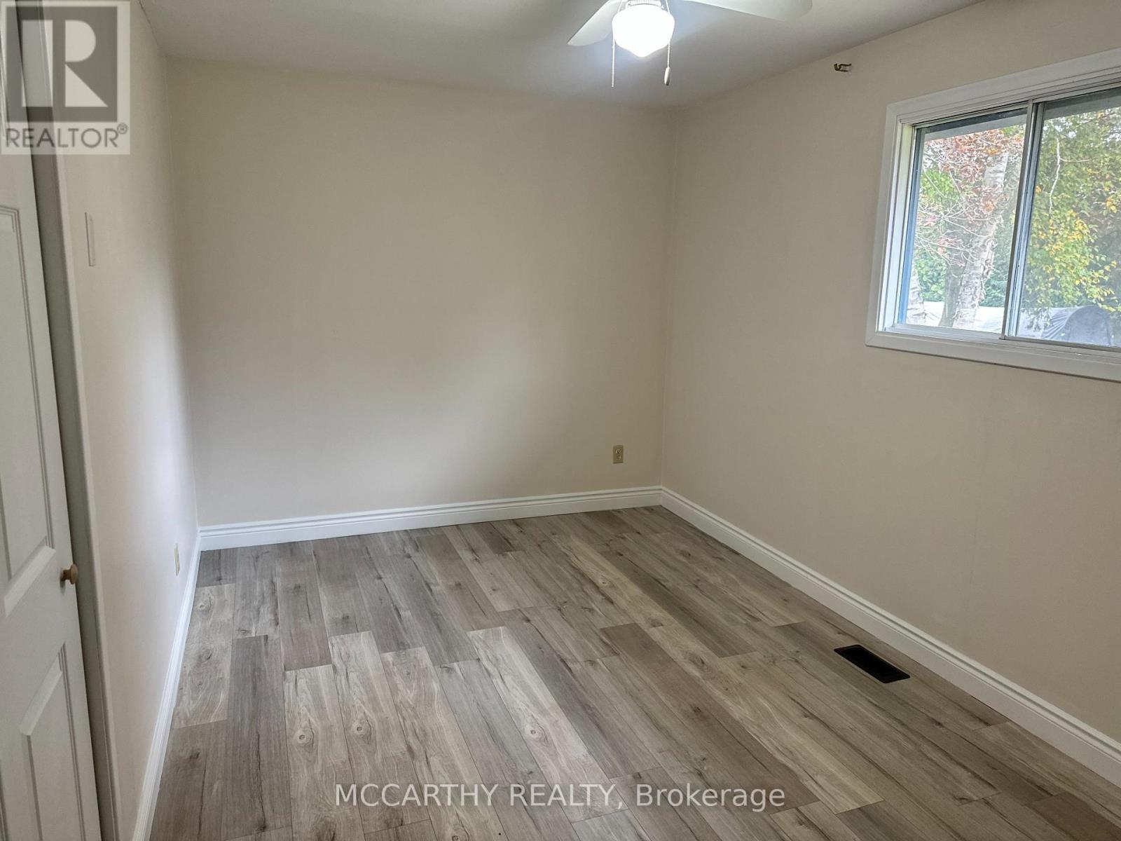 B - 644 Main Street E Property Photo 7