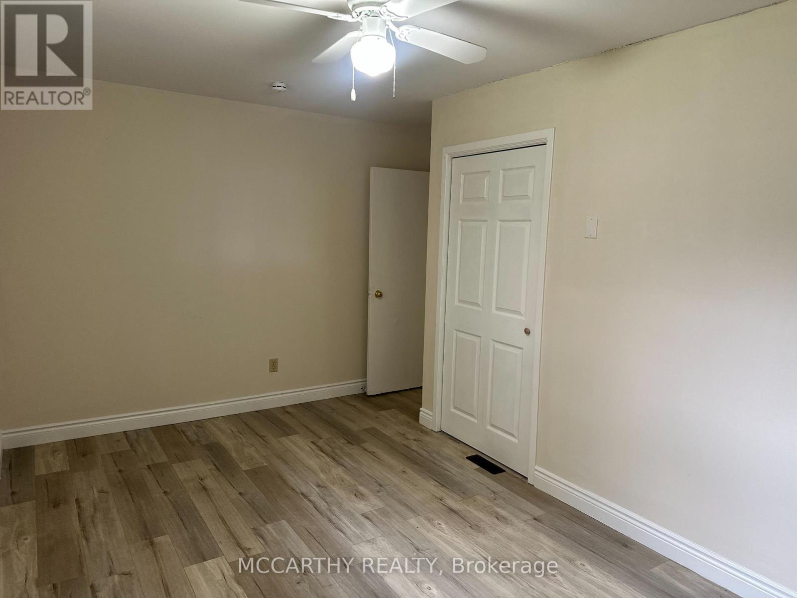 B - 644 Main Street E Property Photo 8