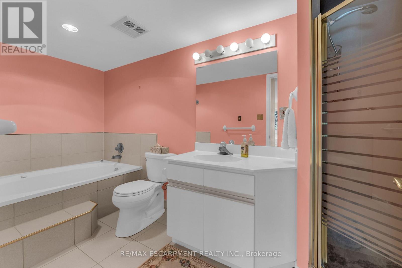 203 - 67 Caroline Street S Property Photo 21