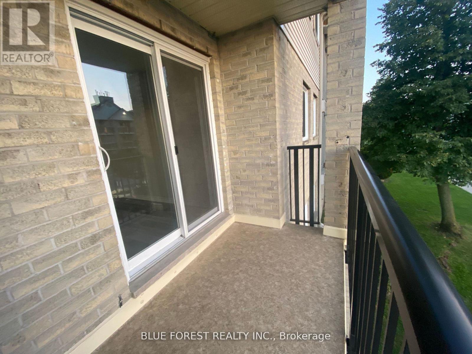 201 - 737 Deveron Crescent Property Photo 2