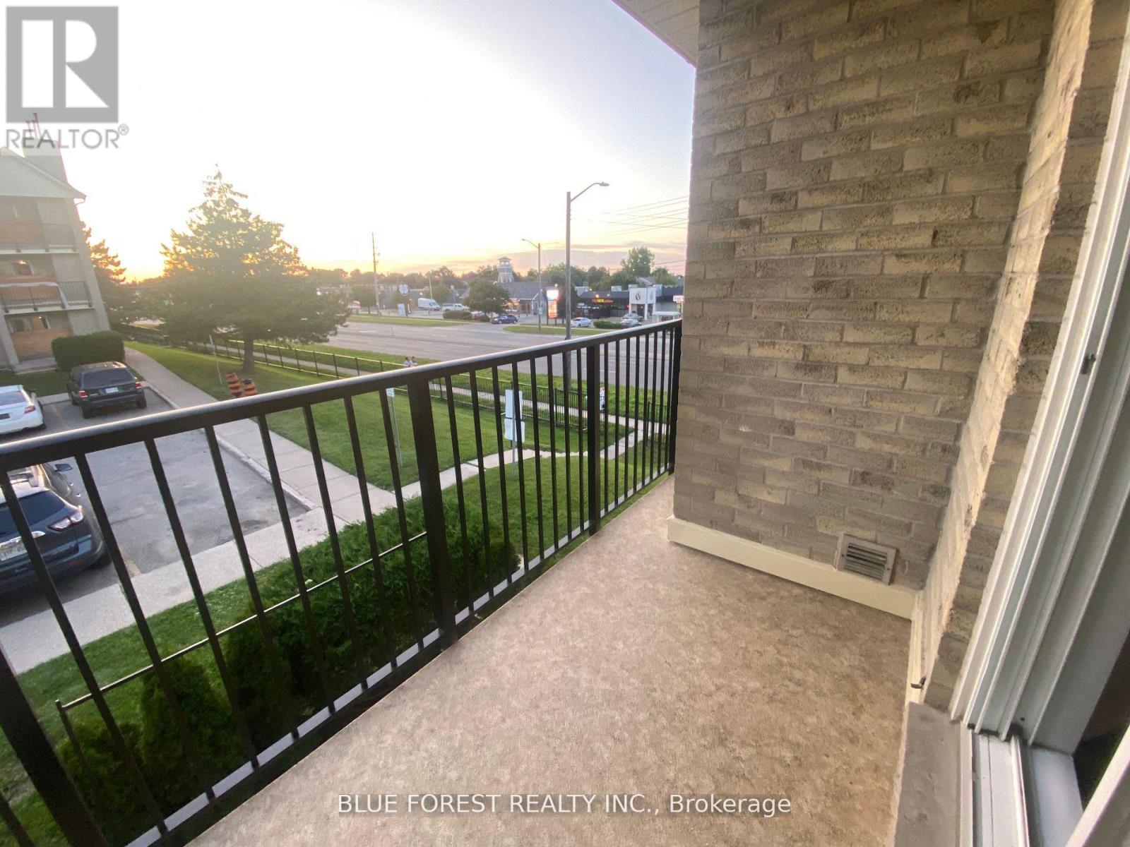 201 - 737 Deveron Crescent Property Photo 3