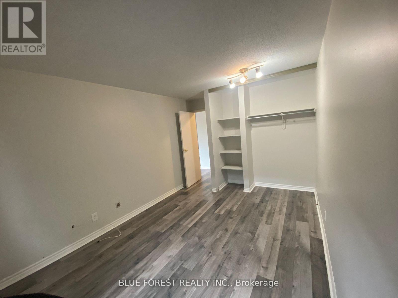 201 - 737 Deveron Crescent Property Photo 15