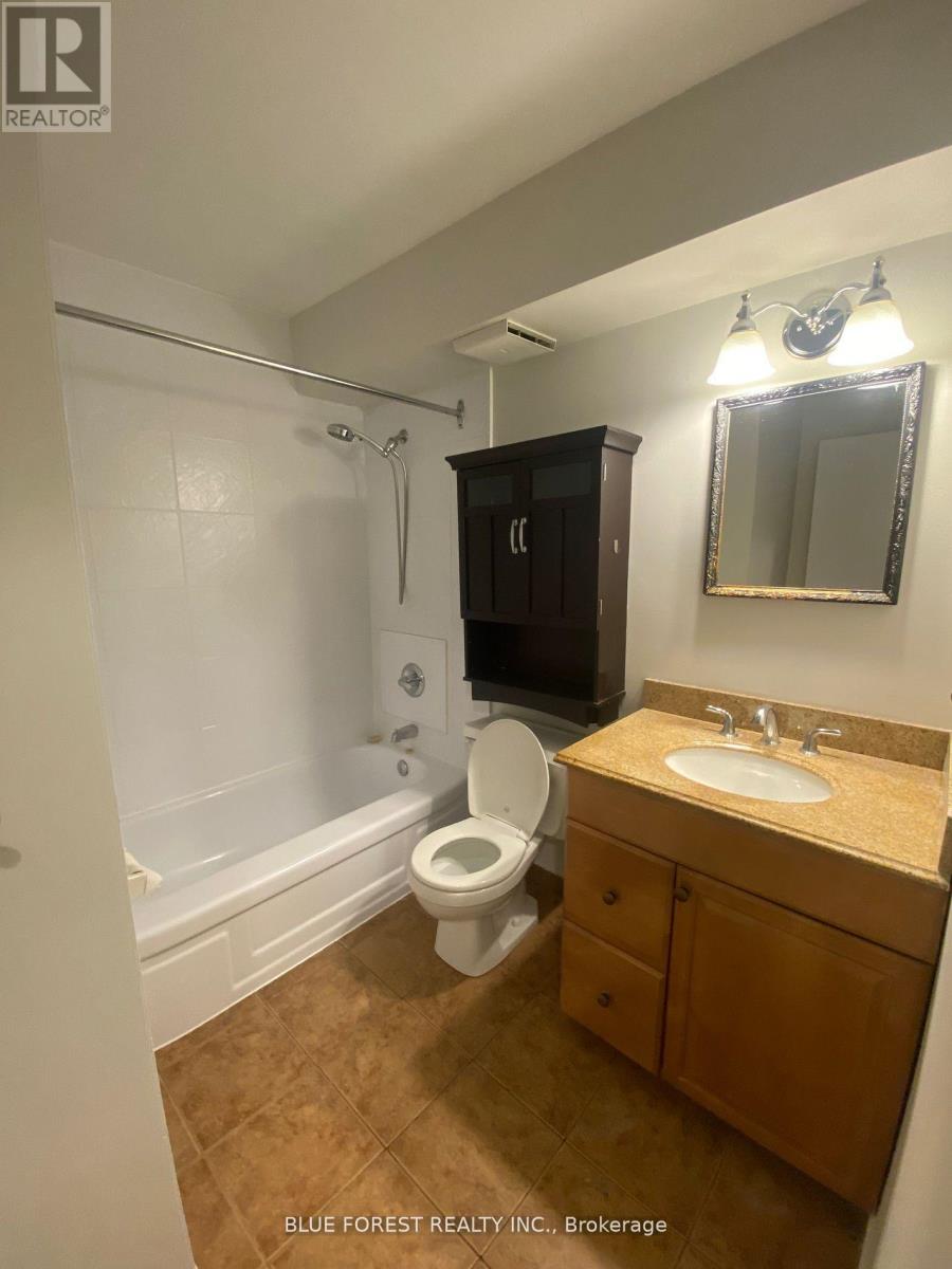 201 - 737 Deveron Crescent Property Photo 16