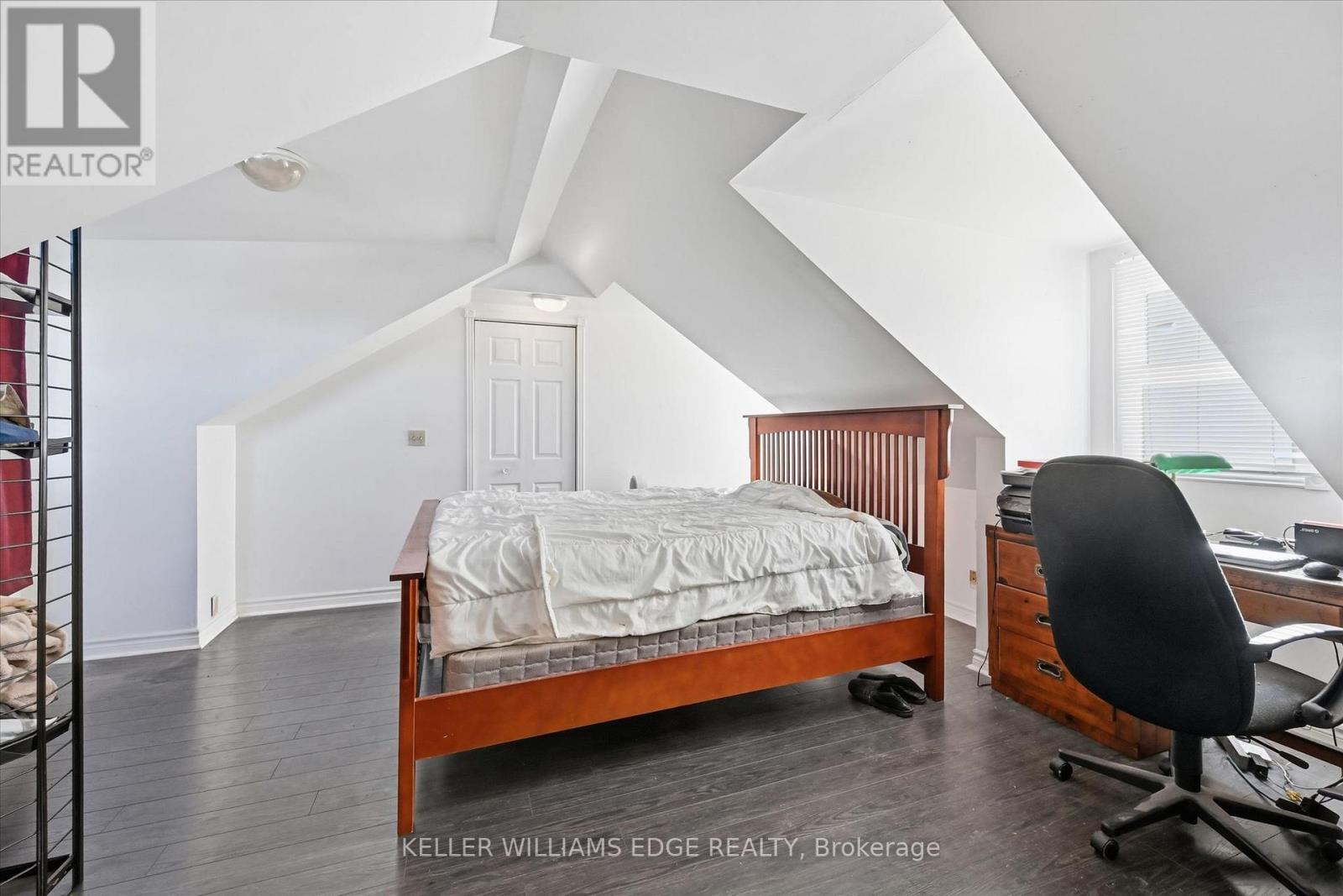 72 King Street E Property Photo 18