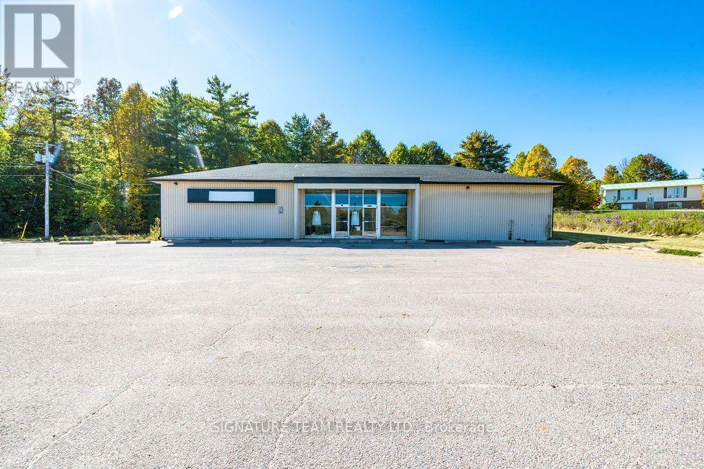 8647 60 Highway Property Photo 1