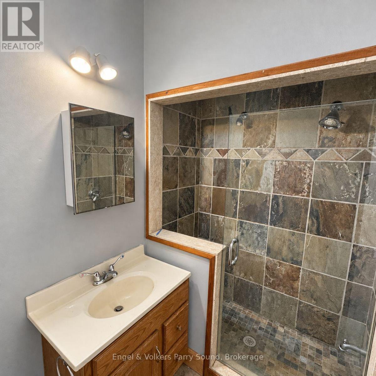 203 - 84 Great North Road Property Photo 8