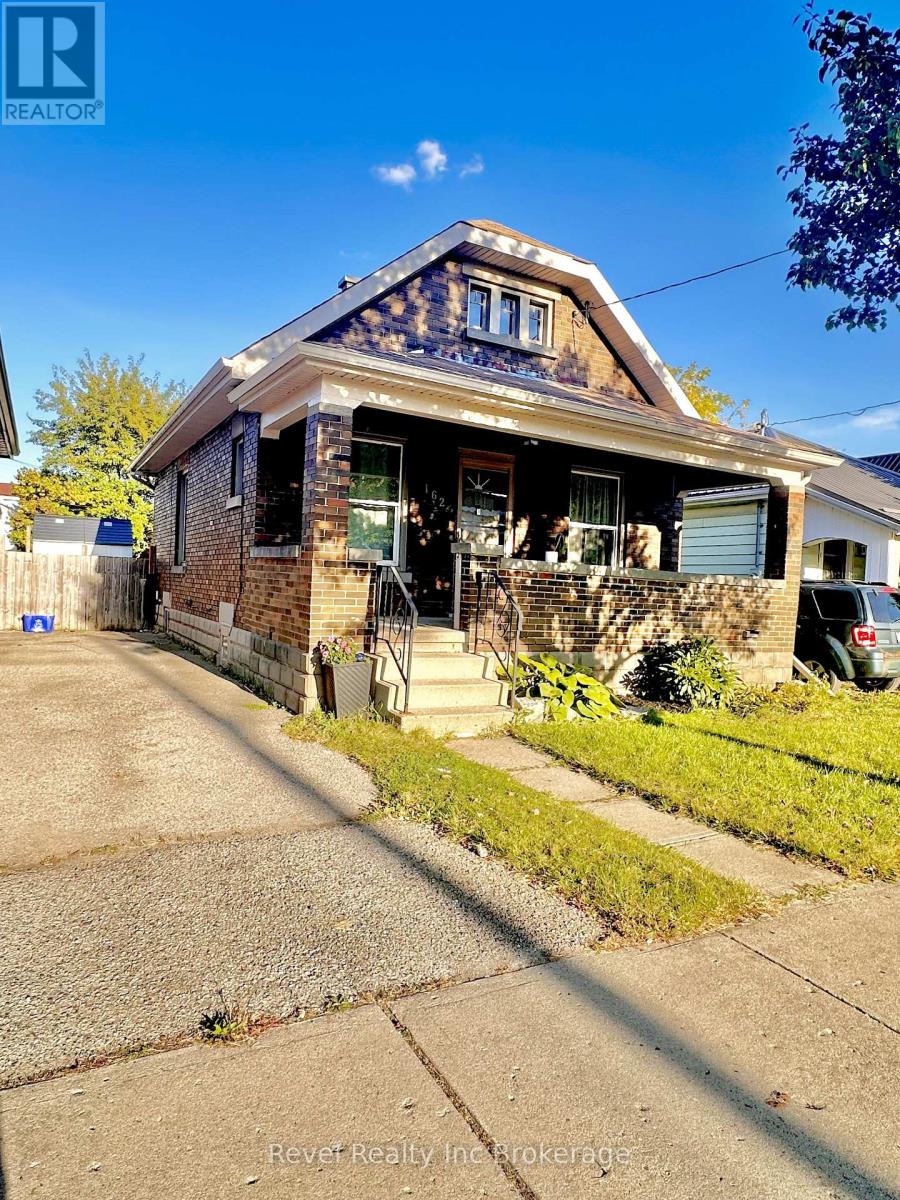 162 Brisbin Street Property Photo 1