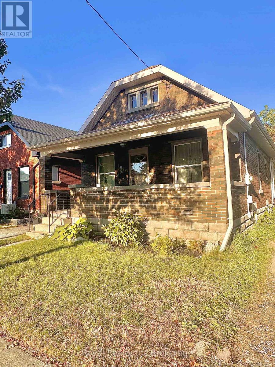 162 Brisbin Street Property Photo 2