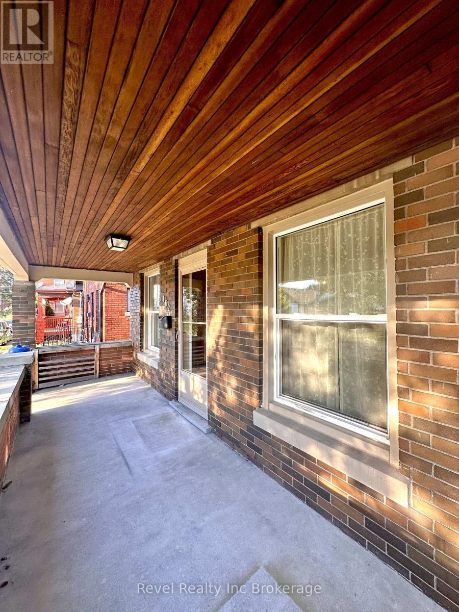 162 Brisbin Street Property Photo 4