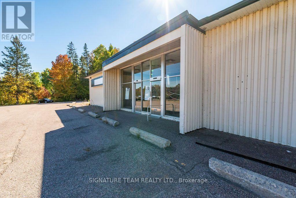 8647 60 Highway Property Photo 5