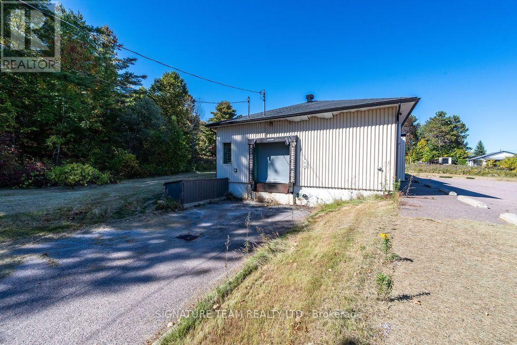 8647 60 Highway Property Photo 6