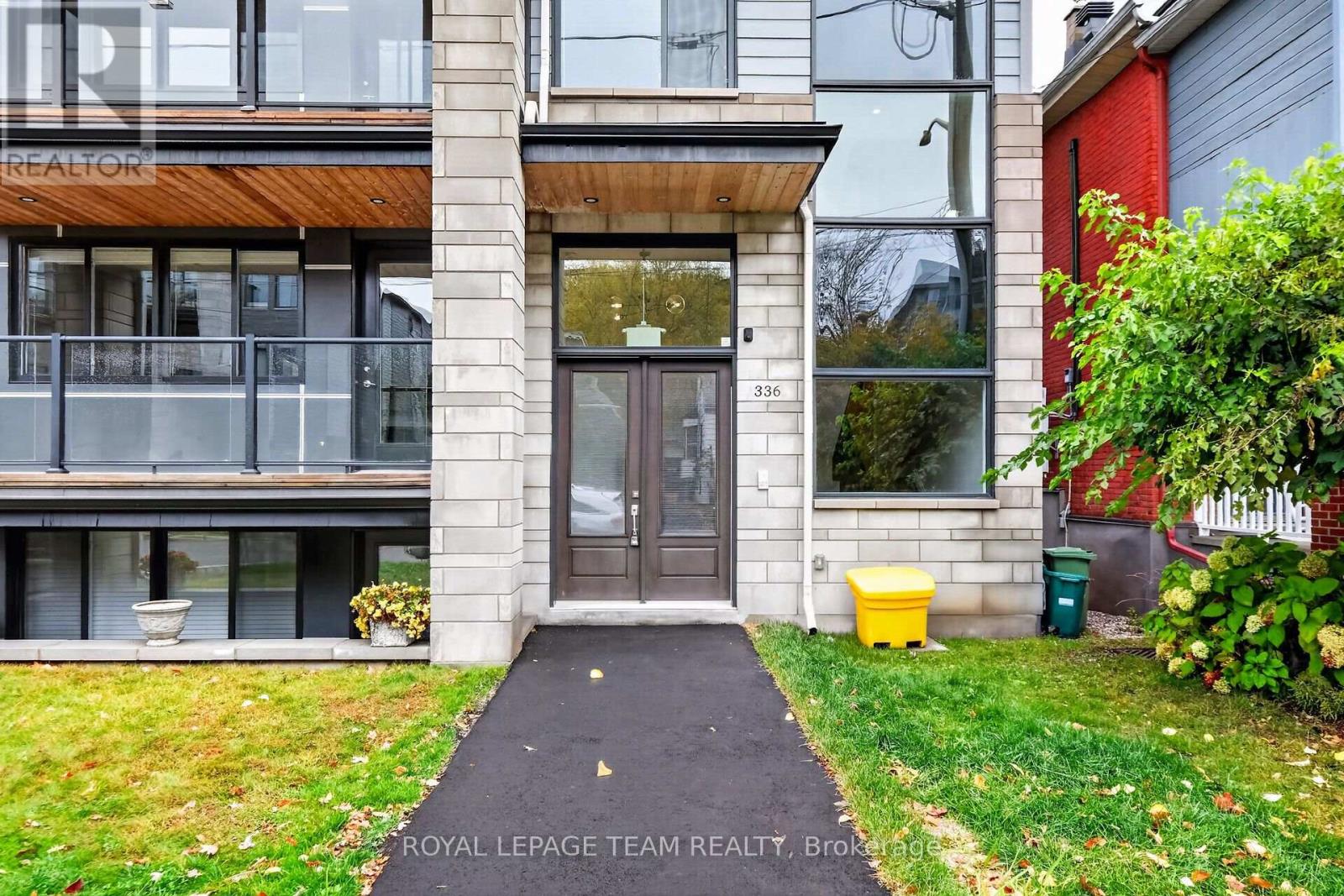 3 - 336 Tweedsmuir Avenue Property Photo 3