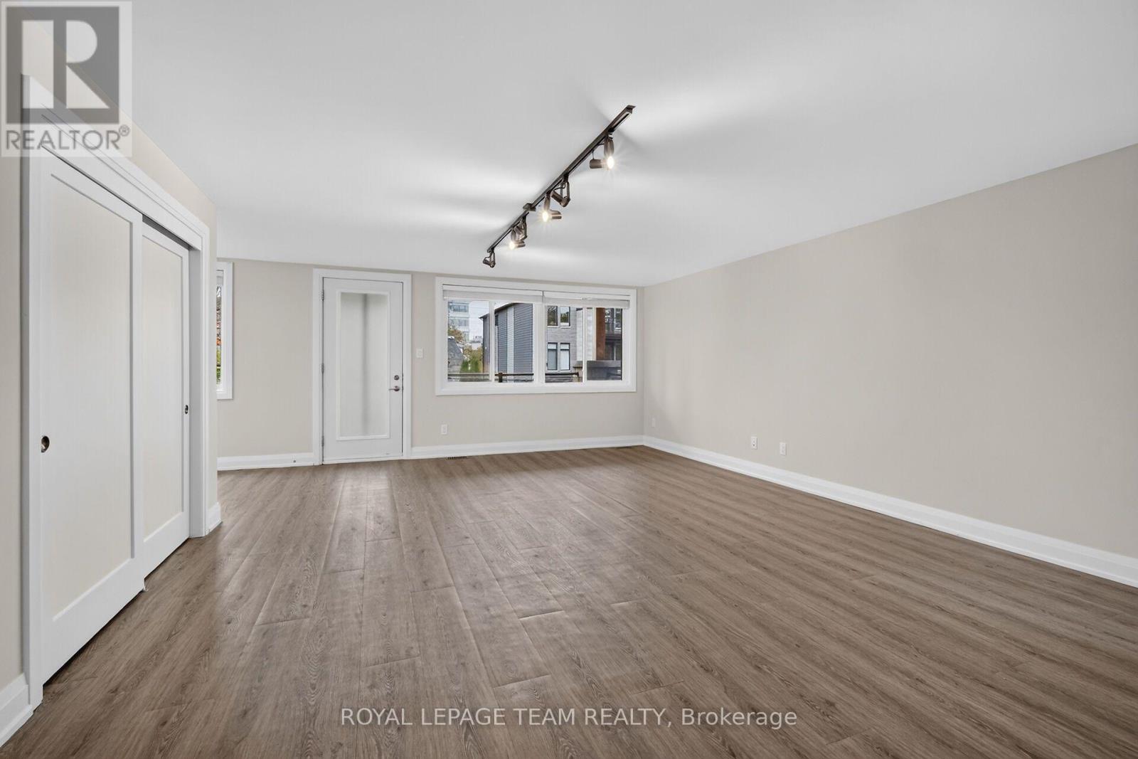 3 - 336 Tweedsmuir Avenue Property Photo 10