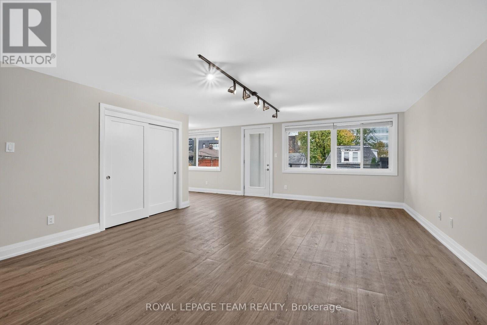 3 - 336 Tweedsmuir Avenue Property Photo 12