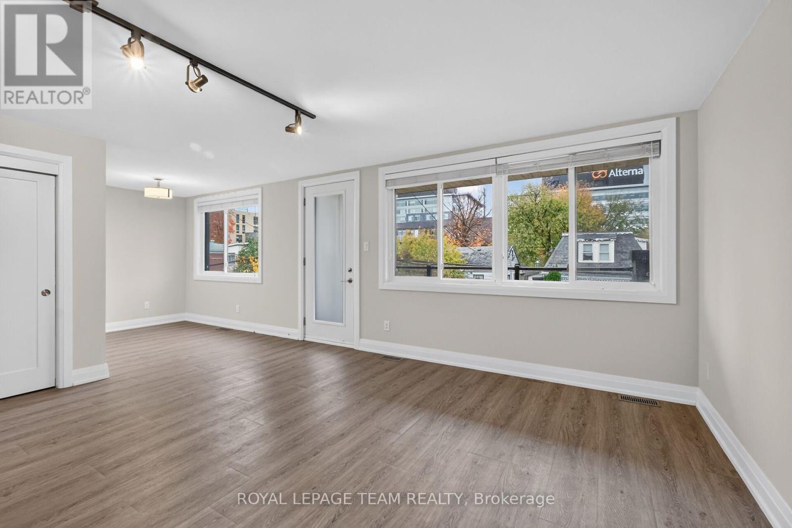 3 - 336 Tweedsmuir Avenue Property Photo 15