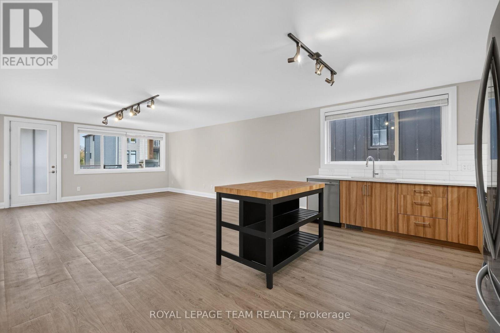 3 - 336 Tweedsmuir Avenue Property Photo 19