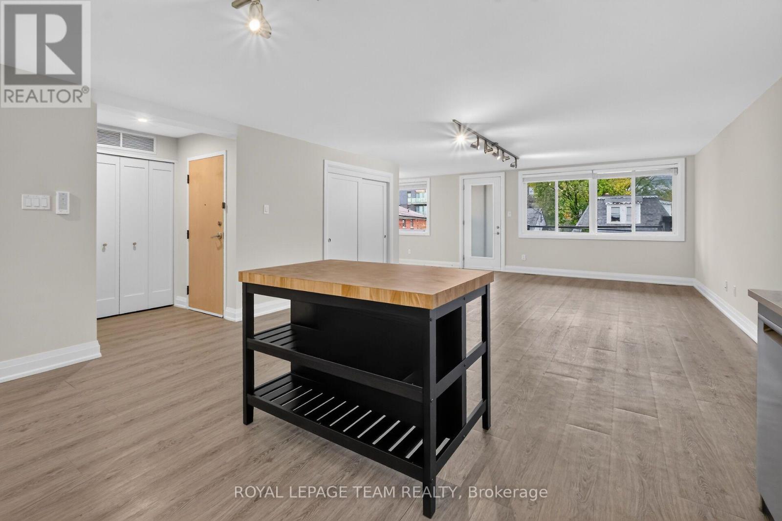 3 - 336 Tweedsmuir Avenue Property Photo 24