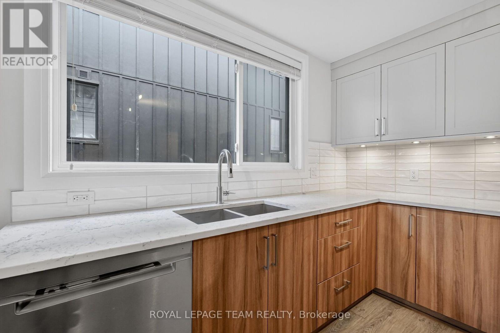 3 - 336 Tweedsmuir Avenue Property Photo 25