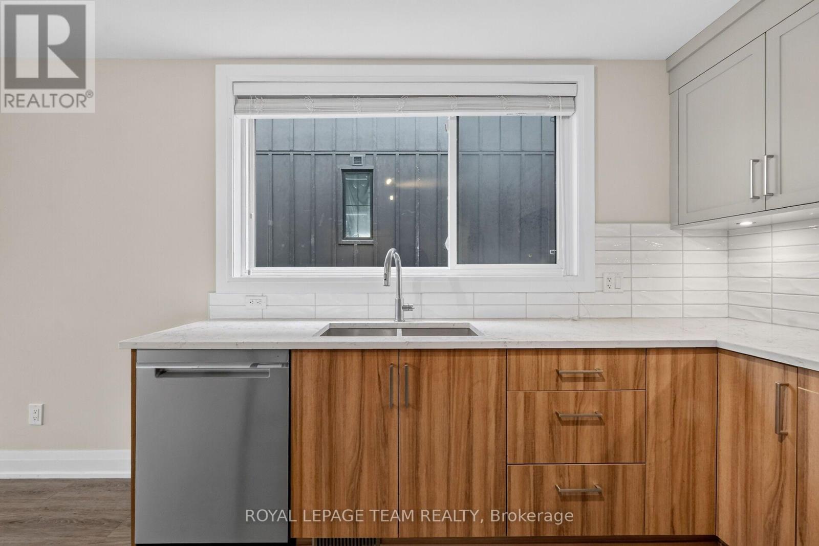 3 - 336 Tweedsmuir Avenue Property Photo 27