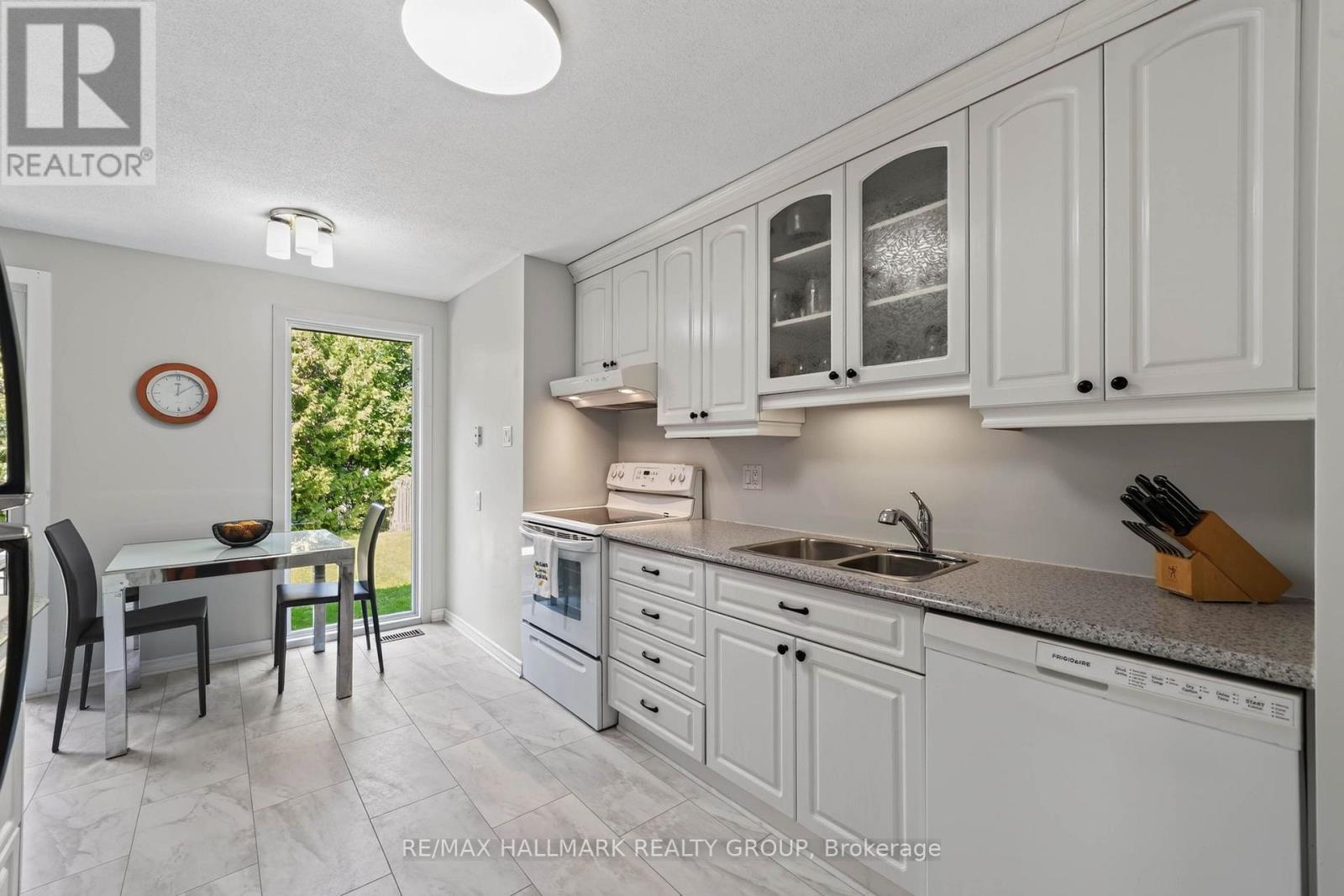1055 Avignon Court Property Photo 11