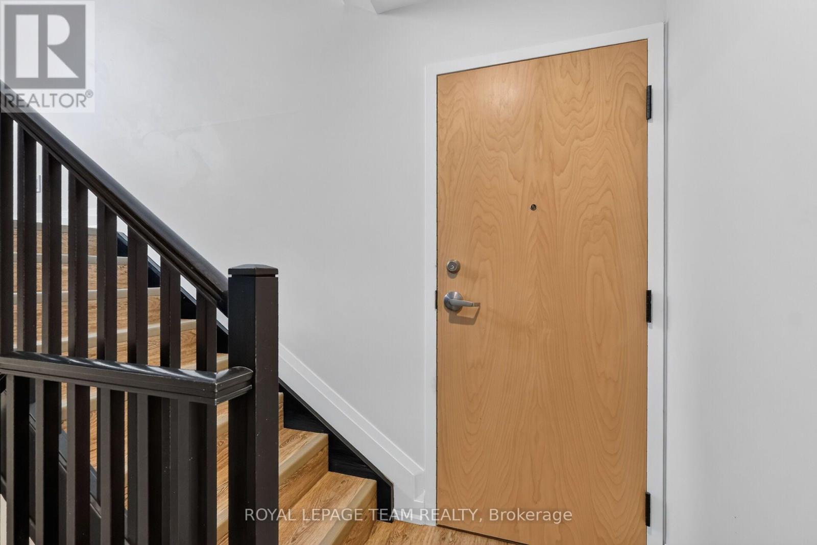 2 - 336 Tweedsmuir Avenue Property Photo 7
