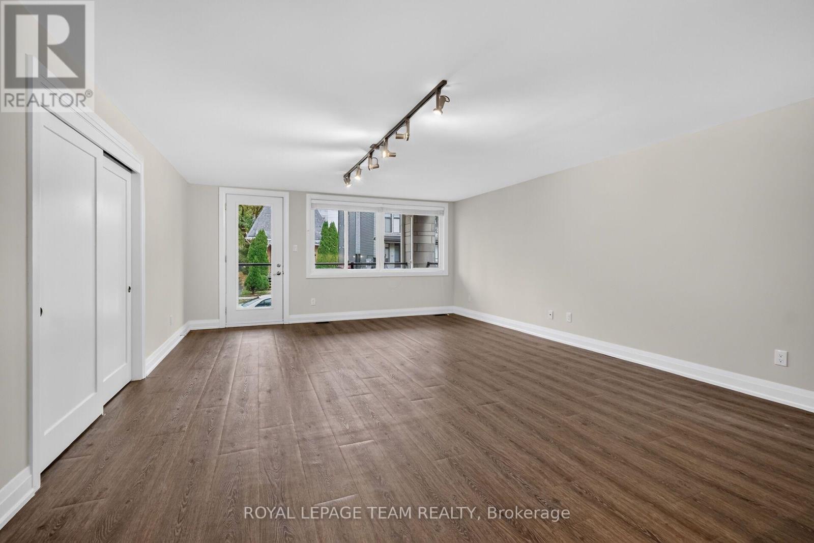 2 - 336 Tweedsmuir Avenue Property Photo 10