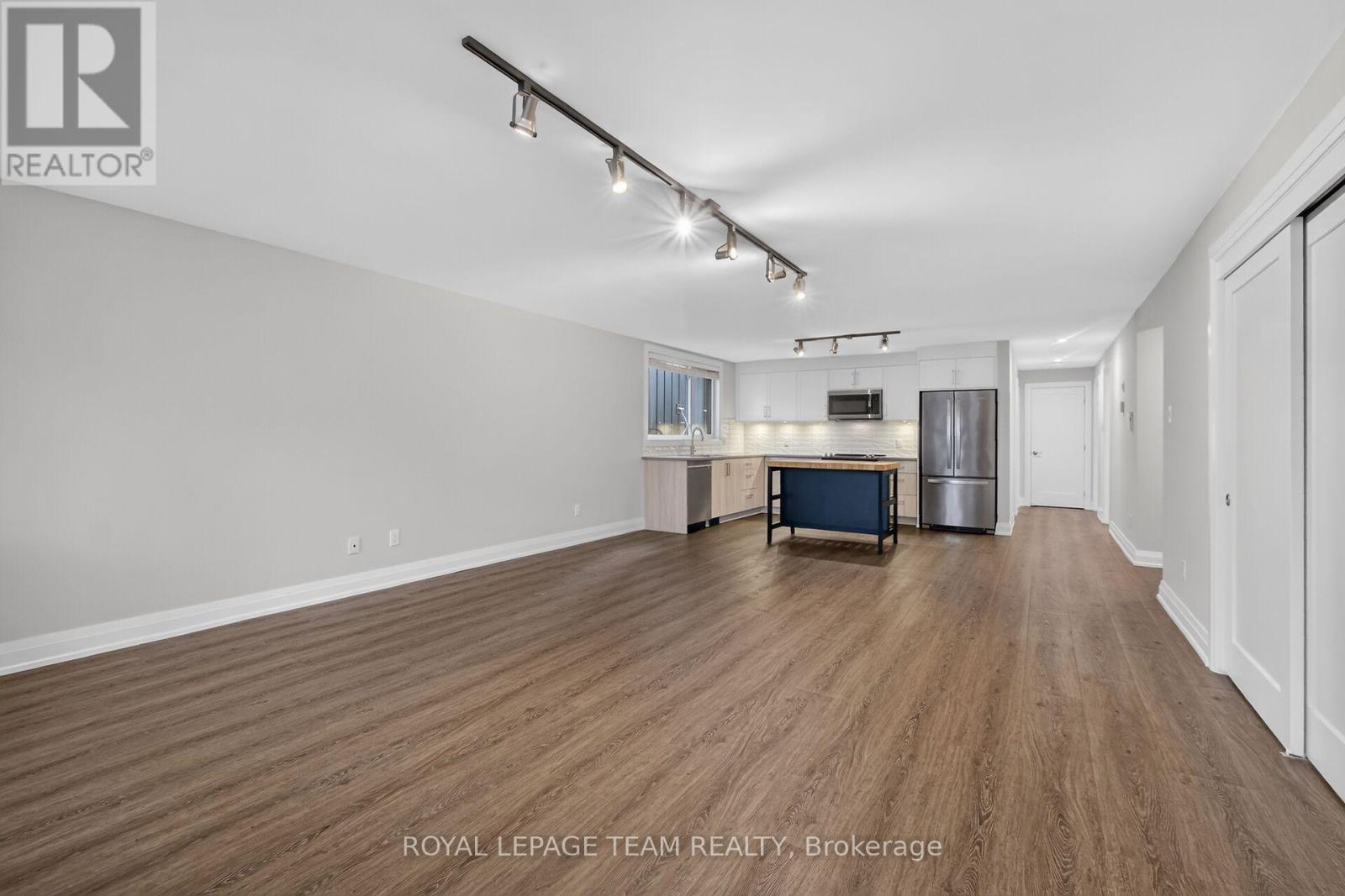 2 - 336 Tweedsmuir Avenue Property Photo 12