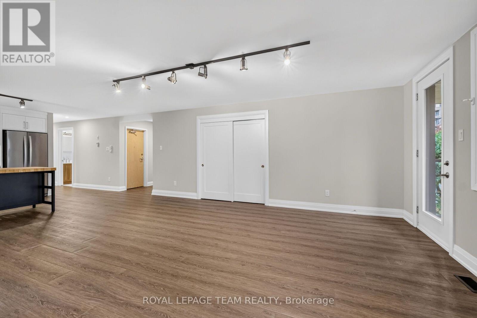 2 - 336 Tweedsmuir Avenue Property Photo 14
