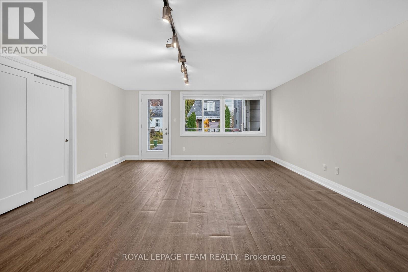 2 - 336 Tweedsmuir Avenue Property Photo 15