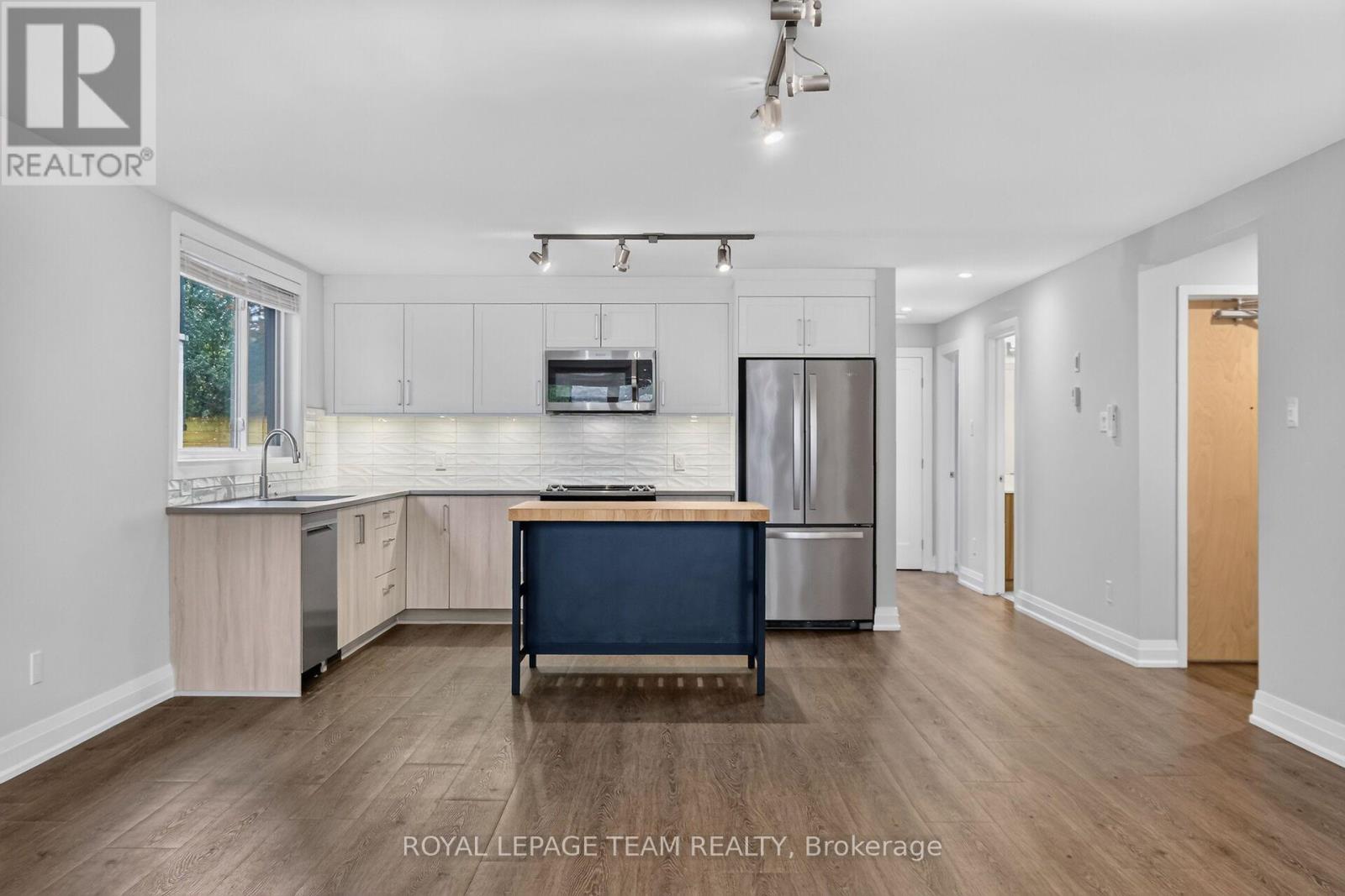 2 - 336 Tweedsmuir Avenue Property Photo 17