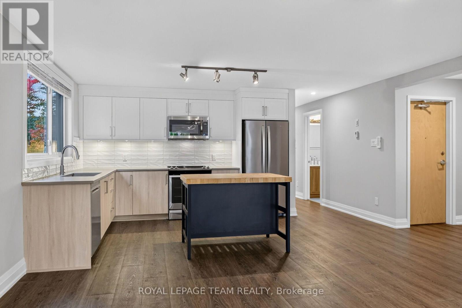 2 - 336 Tweedsmuir Avenue Property Photo 18