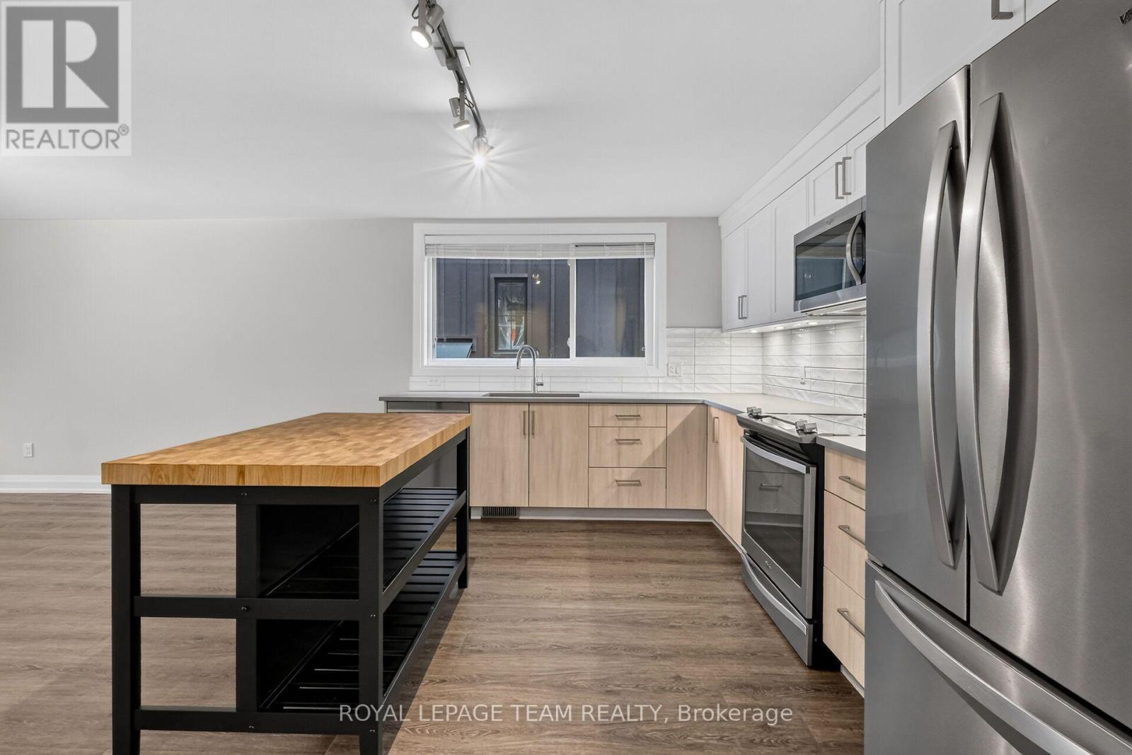 2 - 336 Tweedsmuir Avenue Property Photo 19