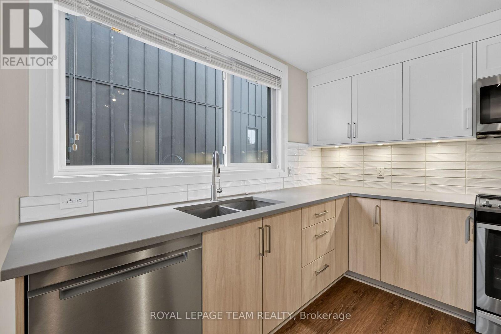 2 - 336 Tweedsmuir Avenue Property Photo 22