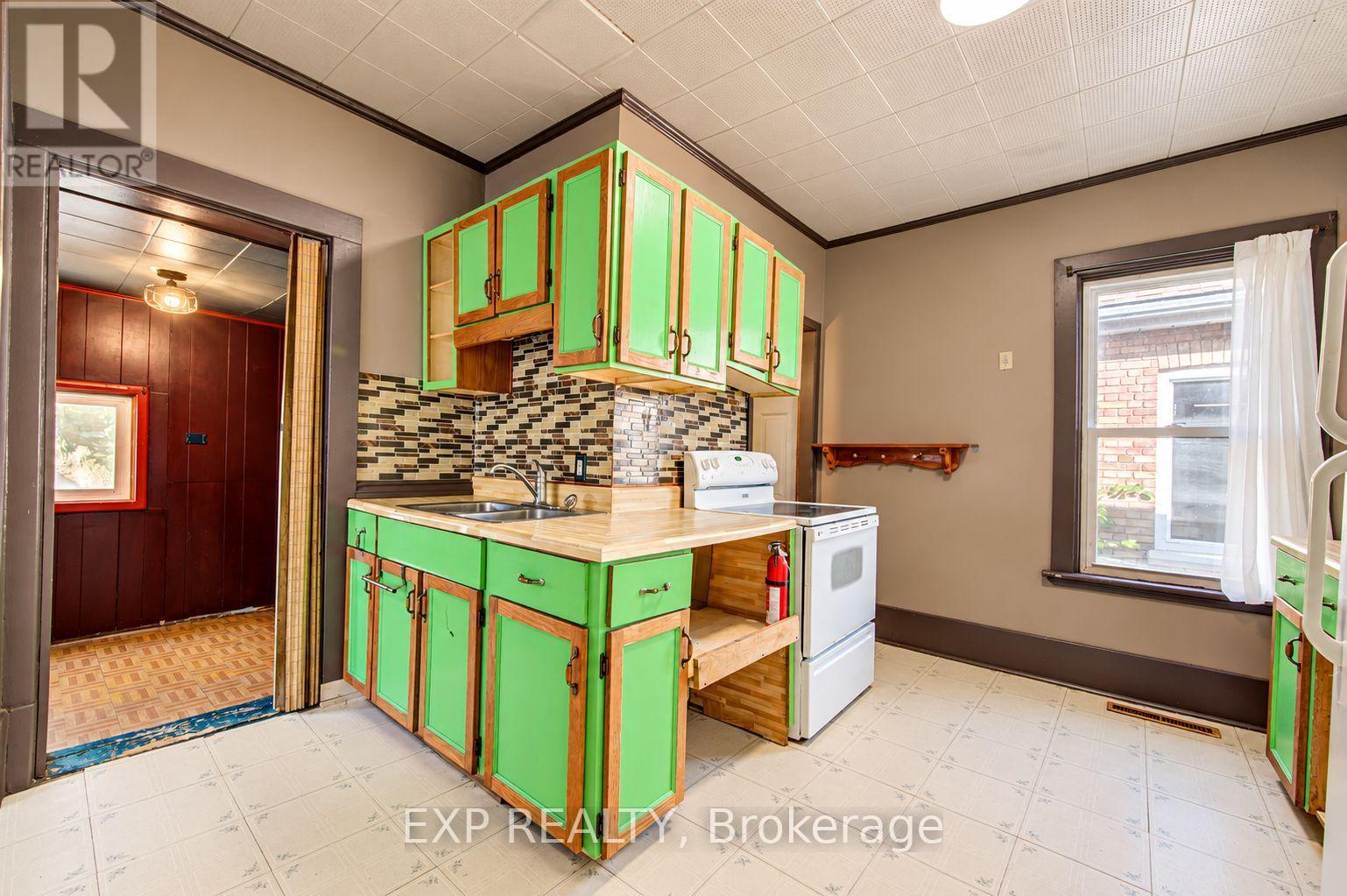 46 Maitland Street Property Photo 7