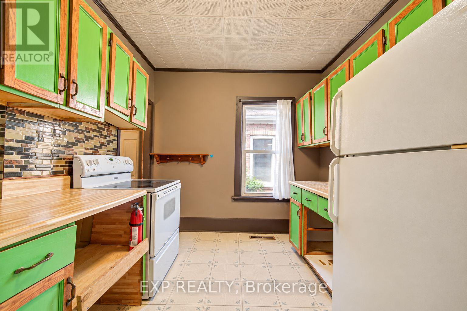 46 Maitland Street Property Photo 8