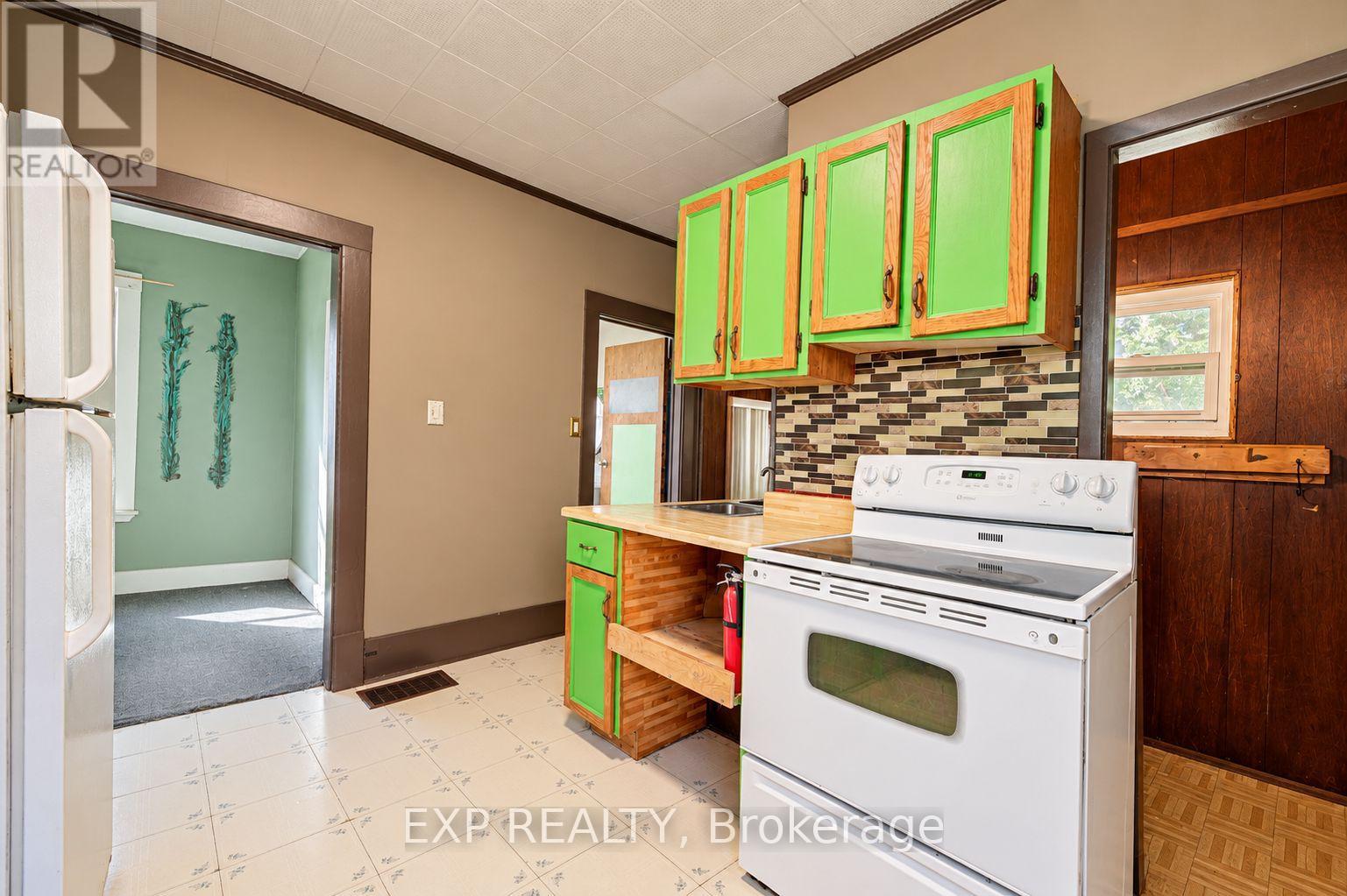 46 Maitland Street Property Photo 9