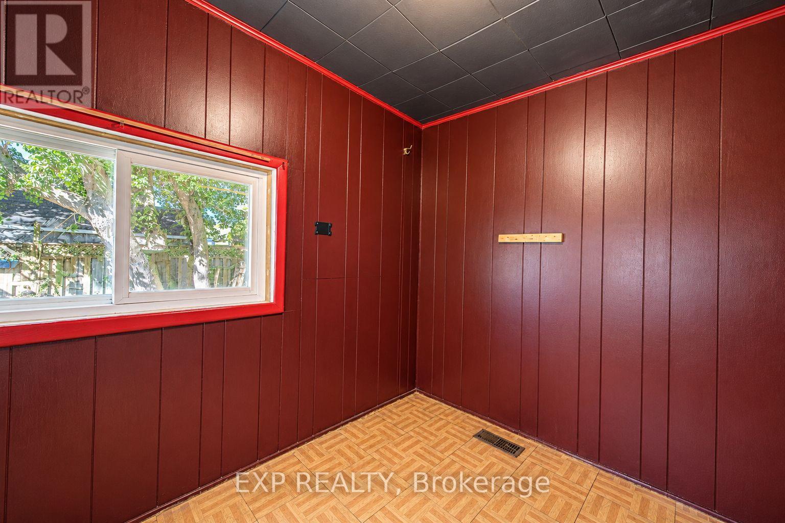 46 Maitland Street Property Photo 12