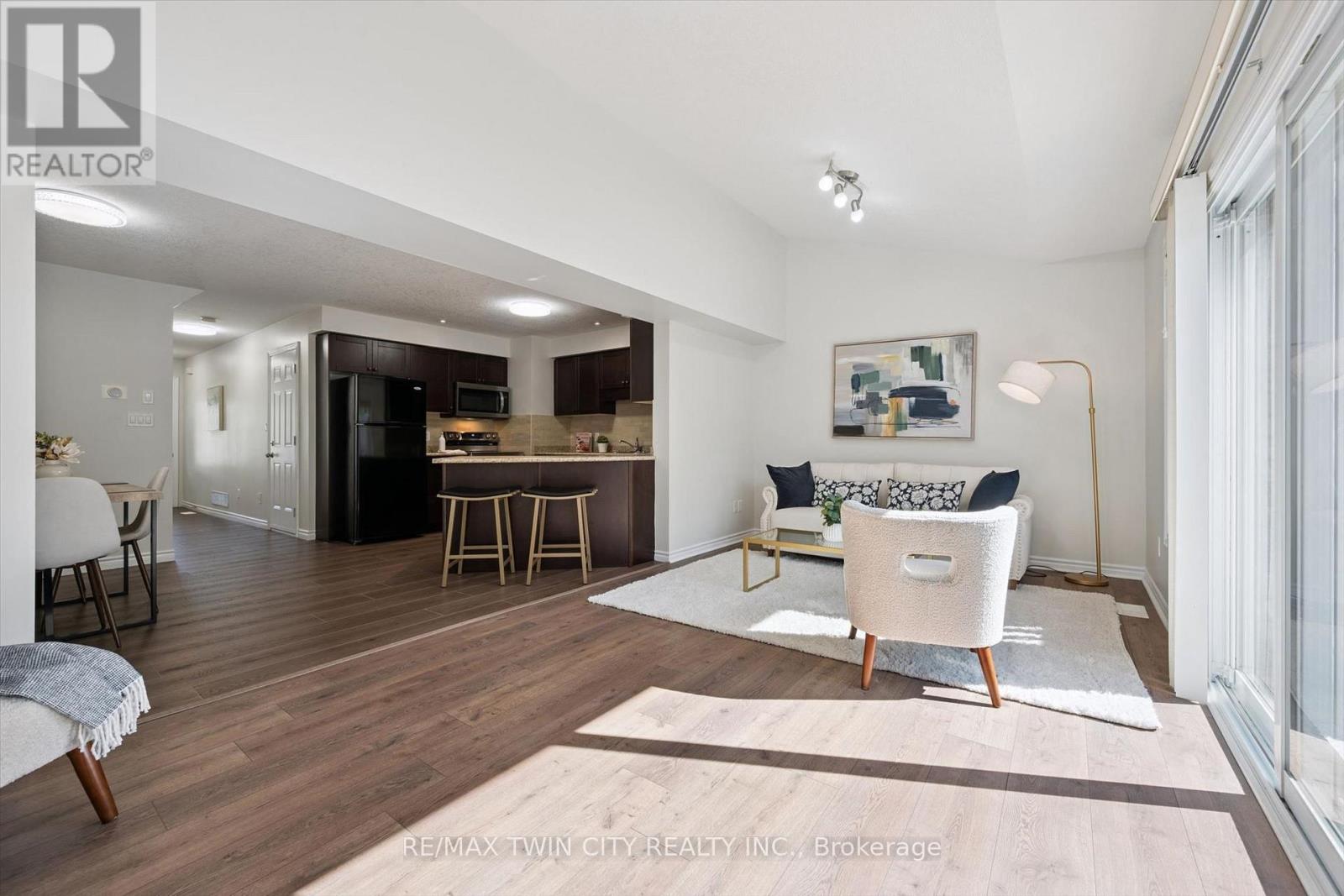 24 - 555 Chablis Drive Property Photo 6