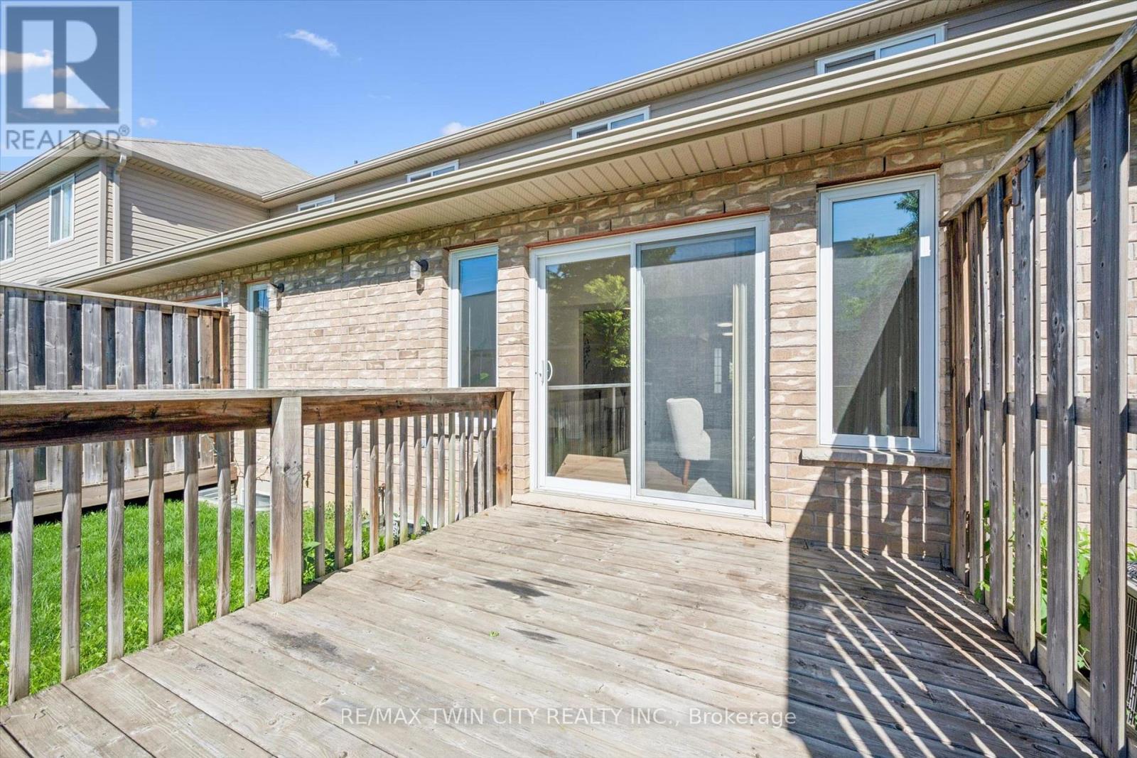 24 - 555 Chablis Drive Property Photo 24