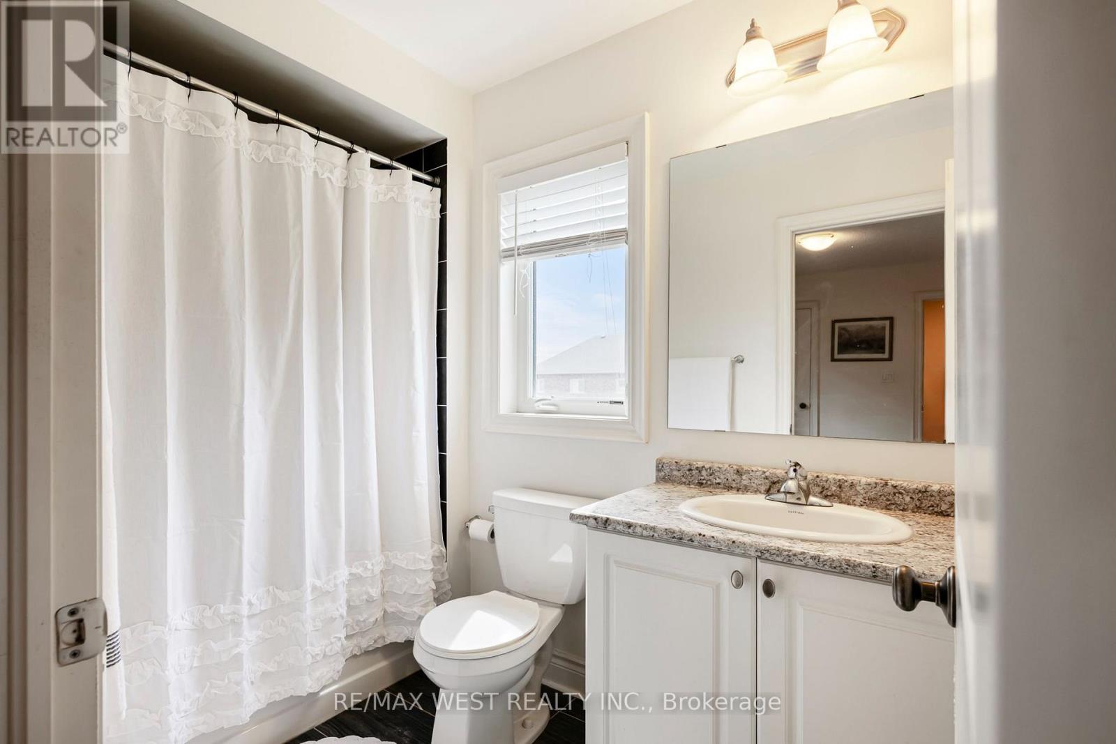 10 Stonegate Avenue Property Photo 19