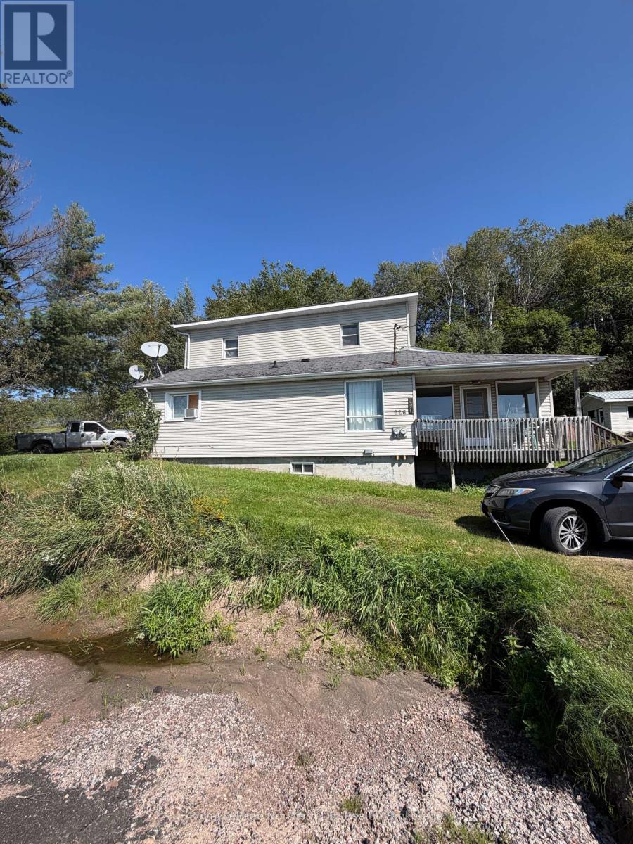 226 Railway Street Property Photo 1