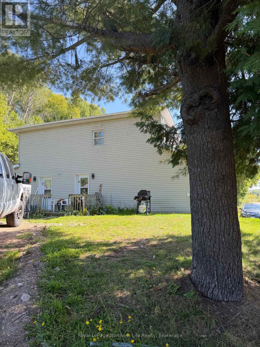 226 Railway Street Property Photo 2