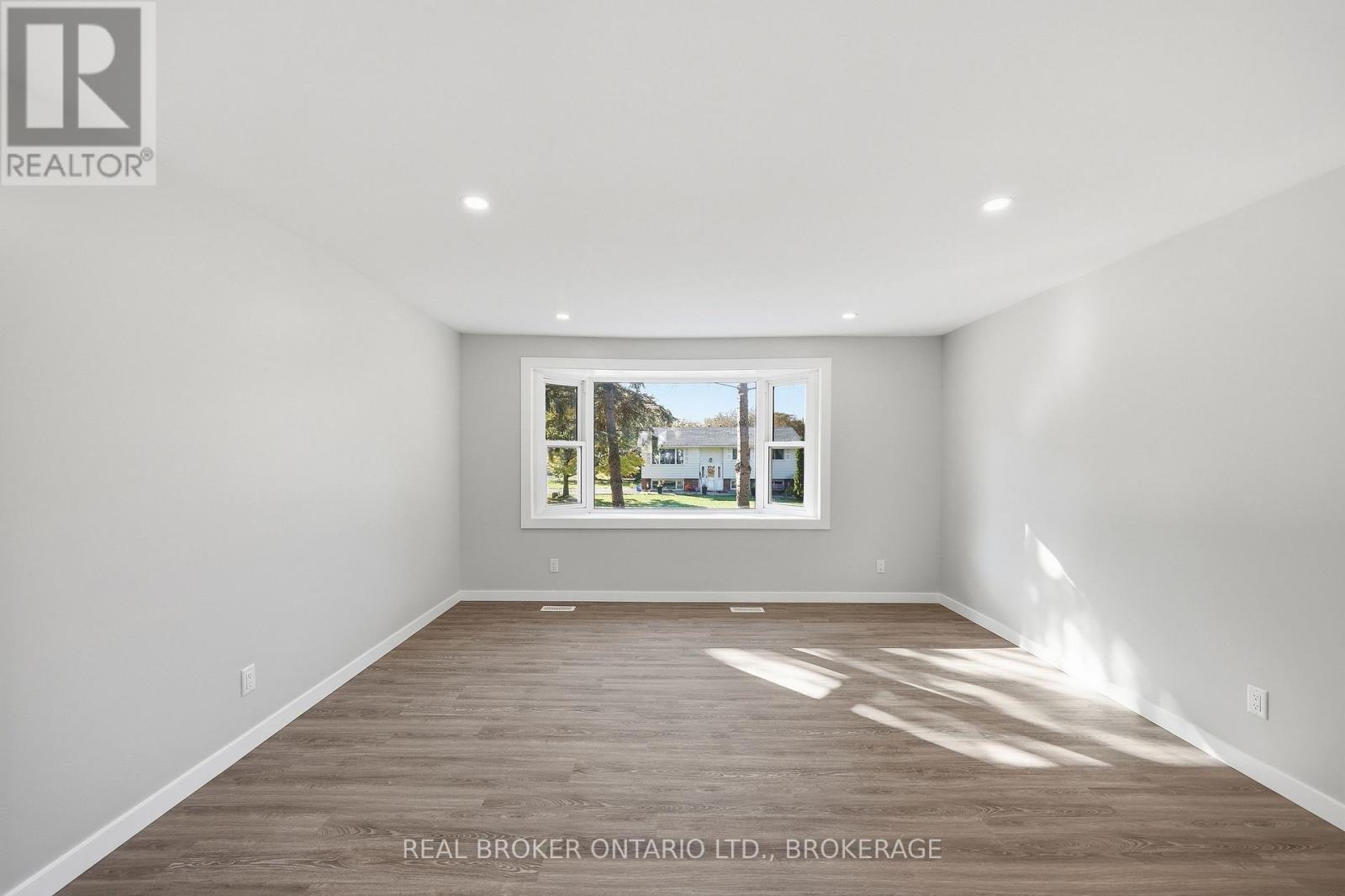 759 High Gate Park Drive Property Photo 13